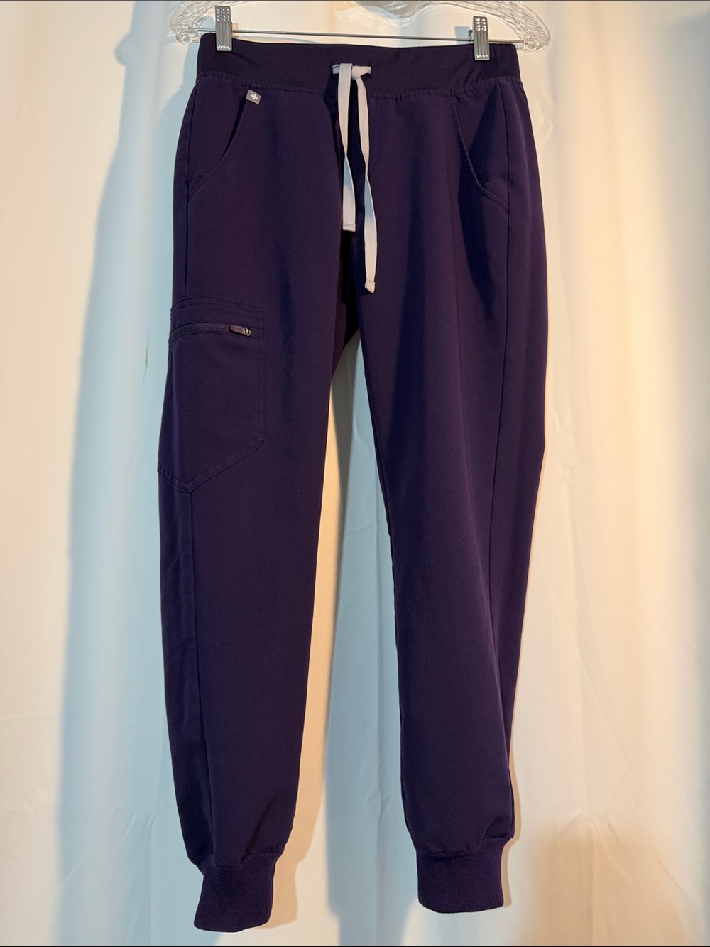 Figs Women's Scrubs Jogger Pants - Deep Plum XS B4